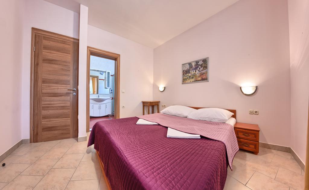 Apartments & Rooms Ruzmarin Рогозница Номер фото